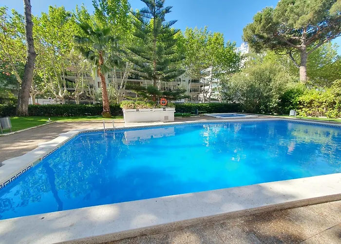 Centro Piscina Gisamar * سالو