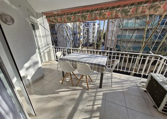 Centro Piscina Gisamar سالو